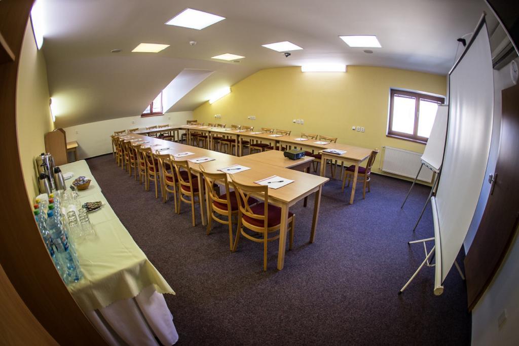 Hotel Na Jizni Prerov Ngoại thất bức ảnh